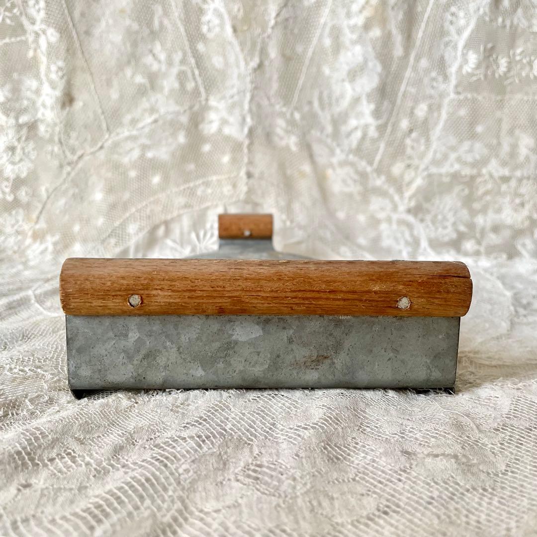 木と金属のアイロン台　北欧ヴィンテージ　アンティーク　フォトスタンド　フレーム