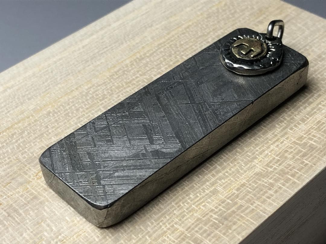 ムオニオナルスタ隕石　メッキ処理済み　ペンダントトップ　 鉄隕石　重さ約61ｇ