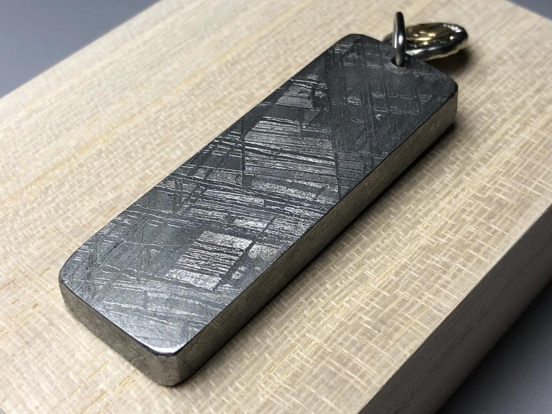 ムオニオナルスタ隕石　メッキ処理済み　ペンダントトップ　 鉄隕石　重さ約61ｇ