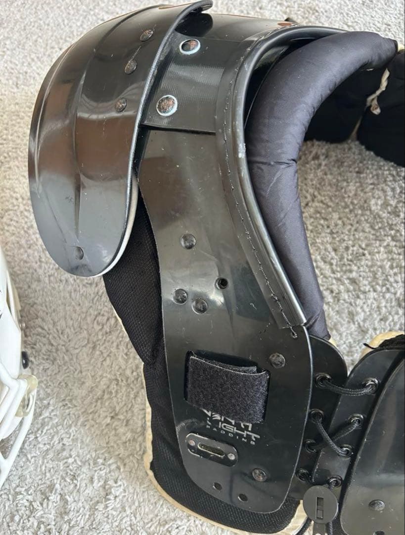 美品⭐️アメリカンフットボール用ショルダーパッド