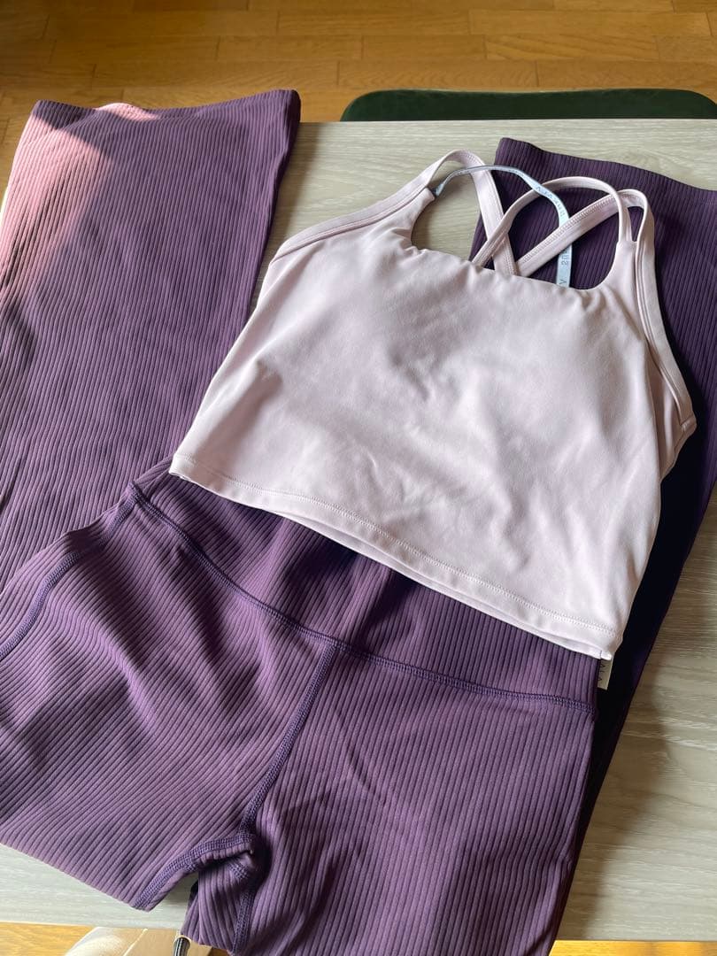 【SUKALA】ベーシッククロスロゴブラトップ、ベーシックリブフレアパンツ