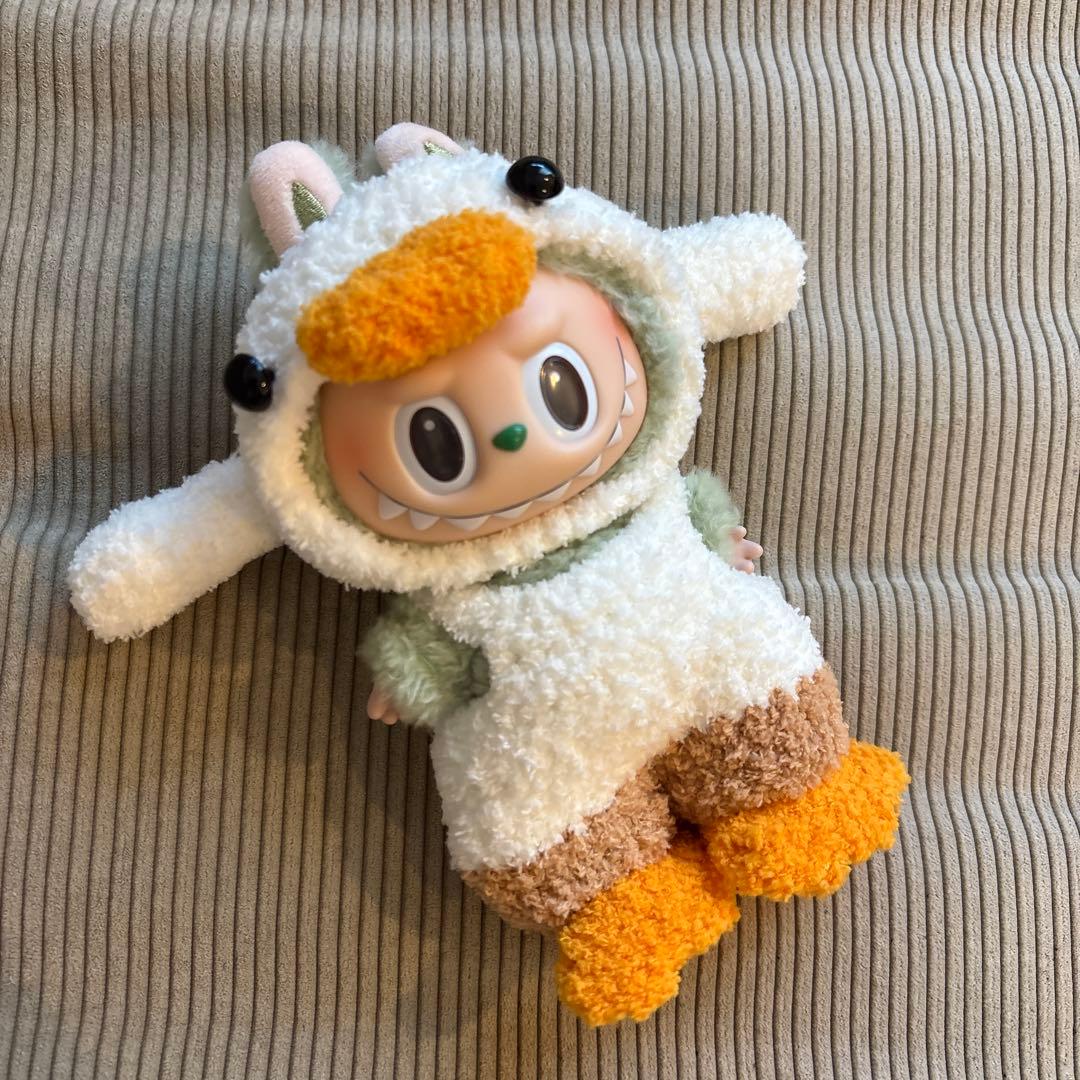 正規品　labubu コスチューム付き