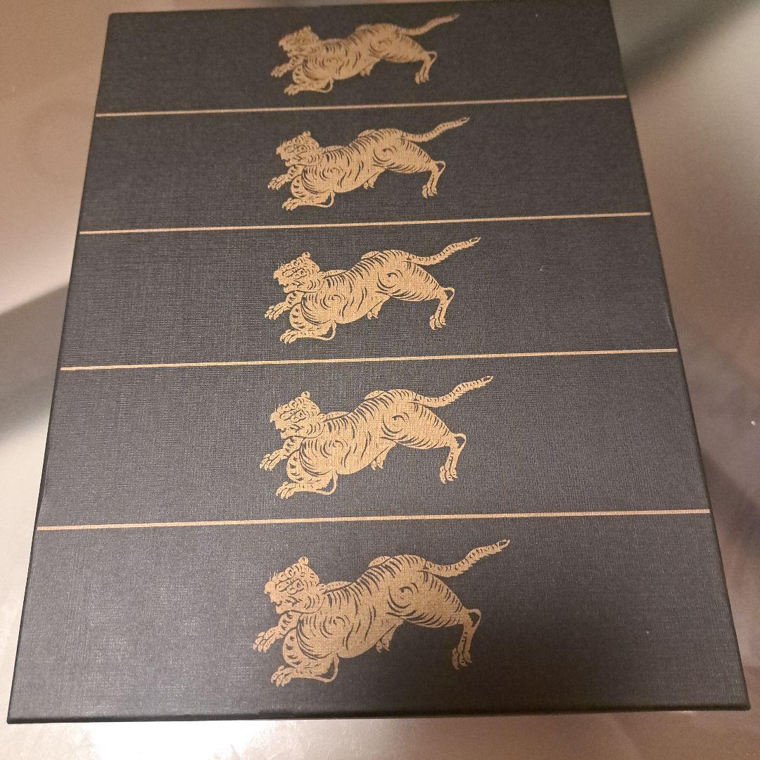 贅沢❗老舗の虎や　羊羮3本新品箱入り