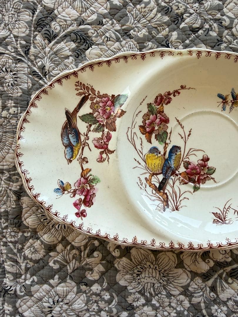 フランスアンティークリュネビィル窯のMesangeソーサーデザートプレート