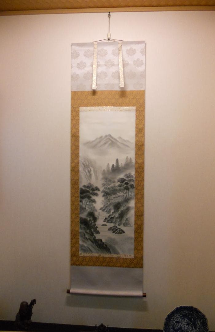 掛け軸 佐久間青苔 水墨山水 絹本 希少 軸装 茶道具 掛軸 美品 です。