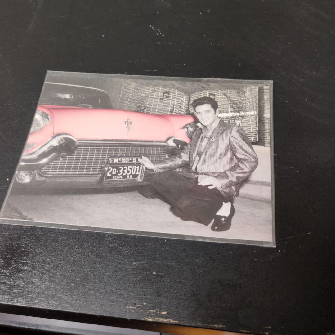 エルビスプレスリーのピンクキャデラックとシェルビーGT500、ミニカー。