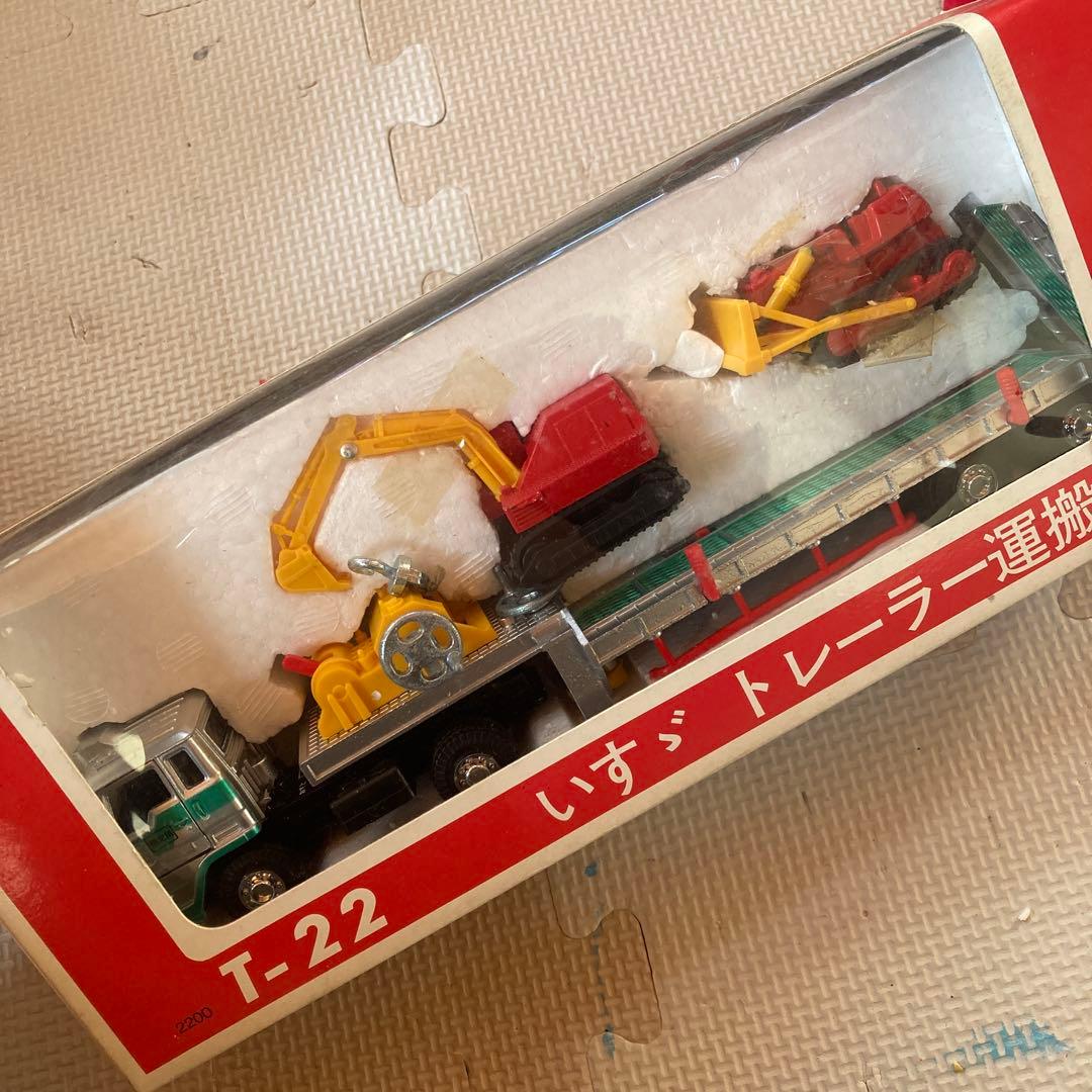 ダイヤペット　T-22 いすゞ　トレーラー運搬車　ブルトーザーパワーシャベル付