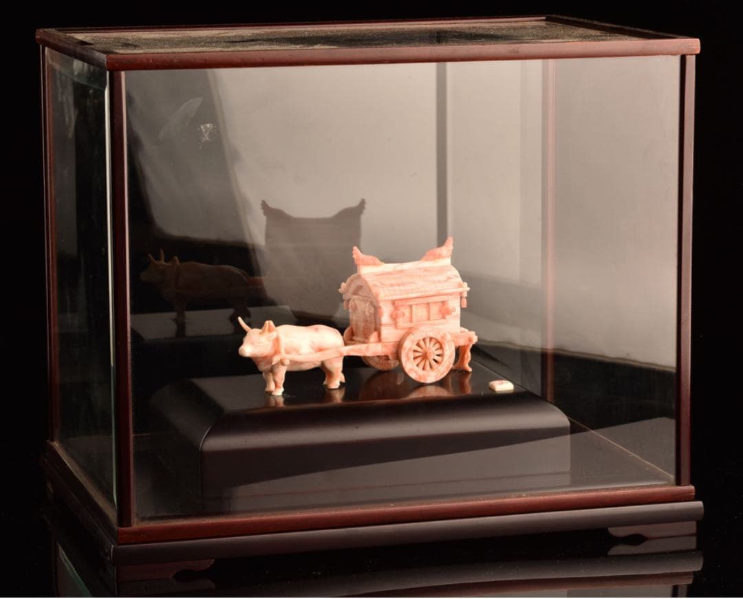 本珊瑚　珊瑚置物　珊瑚彫刻　宝石珊瑚　コ－ラル　牛引き御所車珊瑚宝飾作家山上卓山