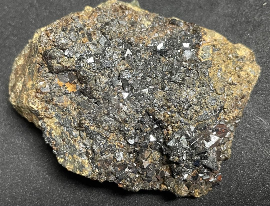 磁鉄鉱結晶 栗生鉱山 長野県 国産鉱物