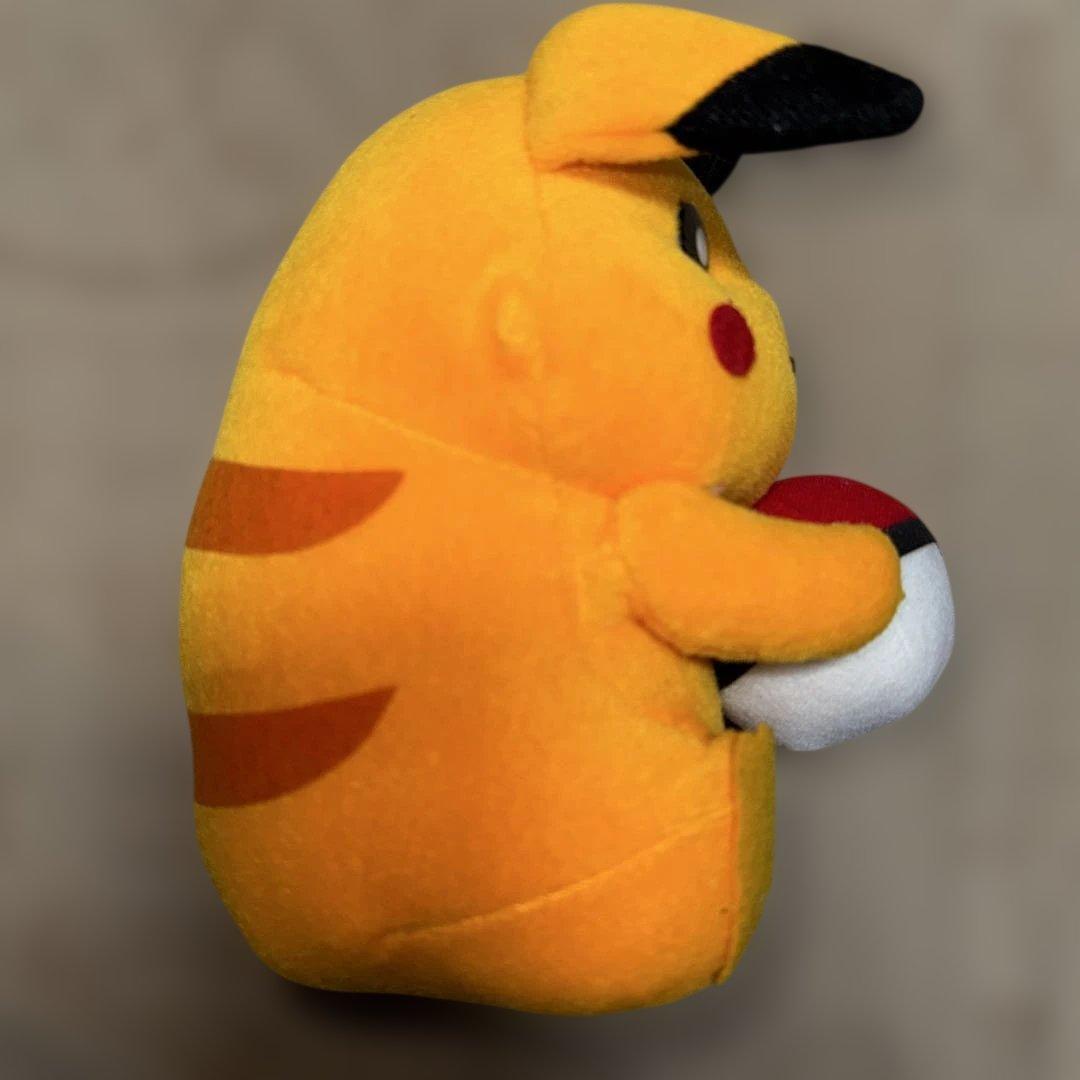ピカチュウ ぬいぐるみ モンスターボール付き