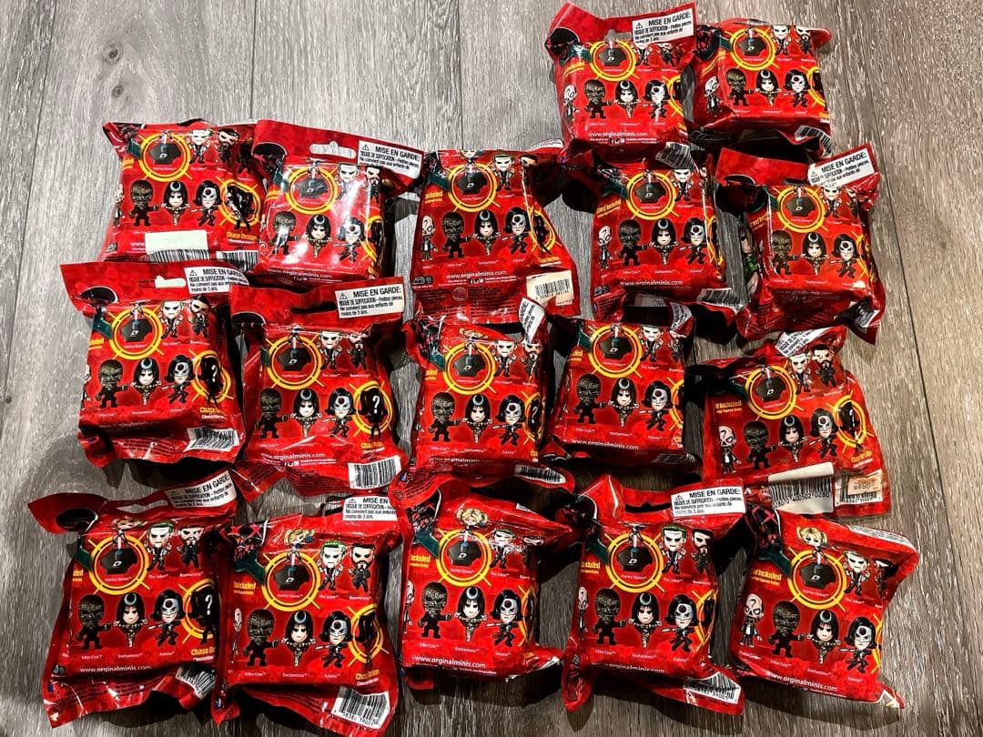 Suicide Squad スーサイドスクワッド　コレクタブルフィギュア 17個