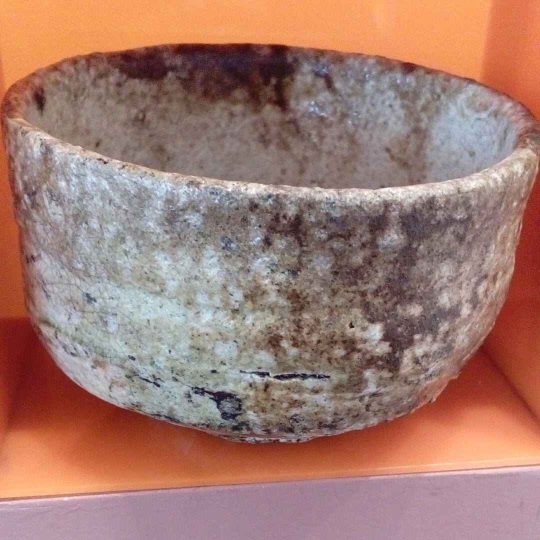 時代古伊賀焼詳細不明湾曲変形抹茶茶碗１２✕１１.５✕８サイズ風流なヘラ書き在銘品