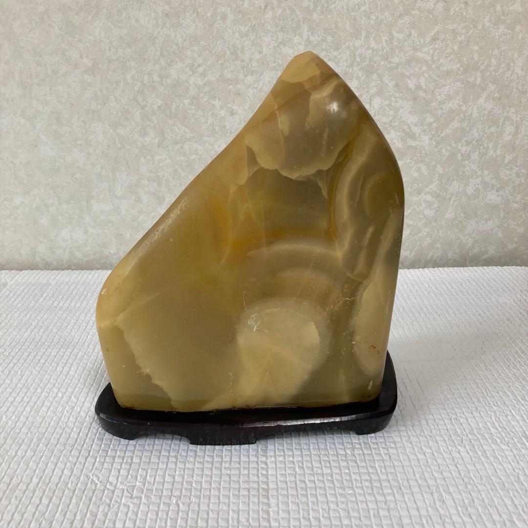 天然石 瑪瑙 黄色縞模様 水石 置物 オニキス 飾り石 古美術品 台座付き