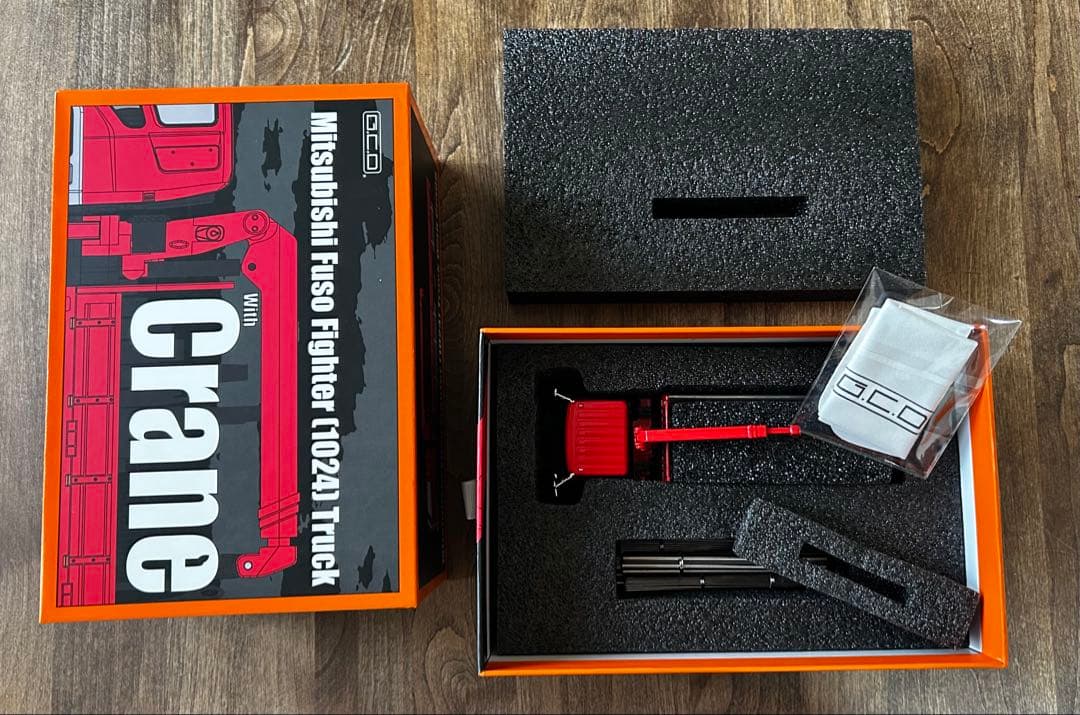 【新品】1/64 GCD 三菱 ふそう 搭載型トラッククレーン 赤