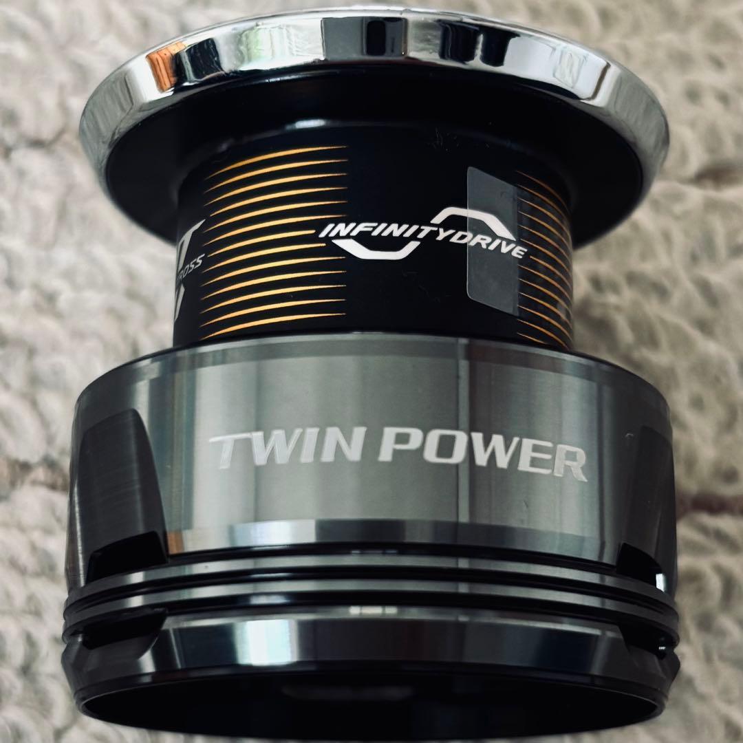 24ツインパワー　C3000 スプール