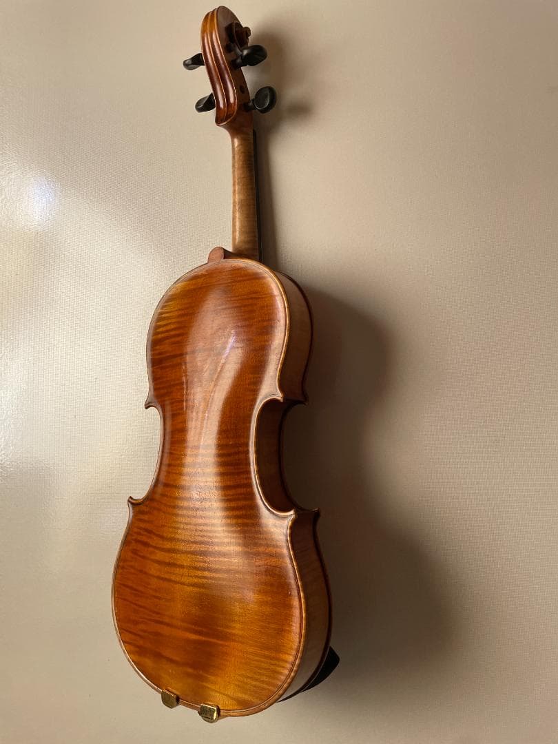 ドイツ製 バイオリン 美しいワンピースバック ４／４サイズ 駒調整済み