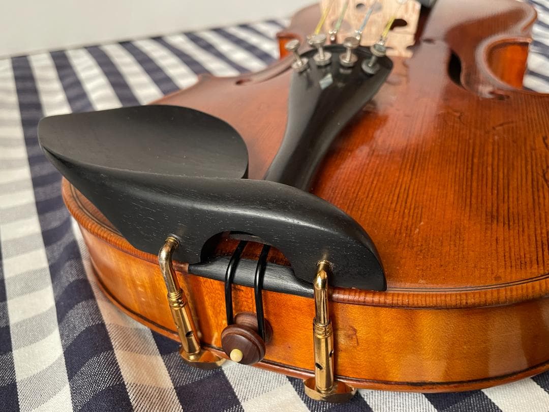 ドイツ製 バイオリン 美しいワンピースバック ４／４サイズ 駒調整済み