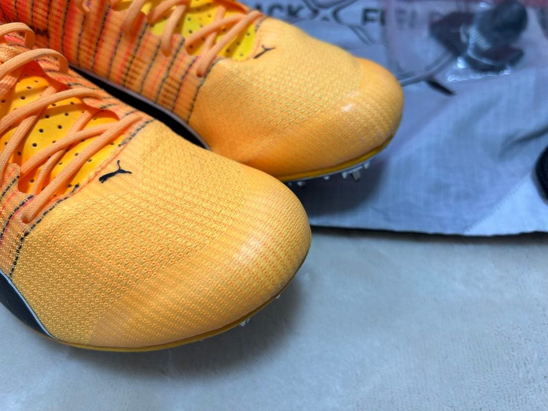 Puma 陸上競技用スパイクシューズ オレンジ/イエロー