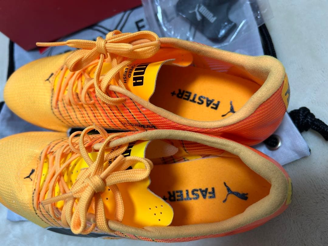 Puma 陸上競技用スパイクシューズ オレンジ/イエロー