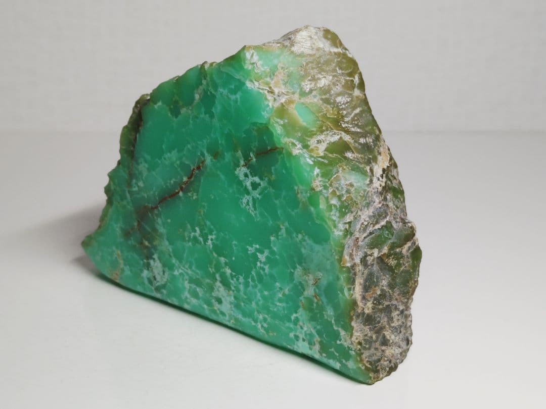 クリソプレーズ 817g ヒスイ 翡翠 瑪瑙 原石 鑑賞石 自然石 誕生石 鉱物