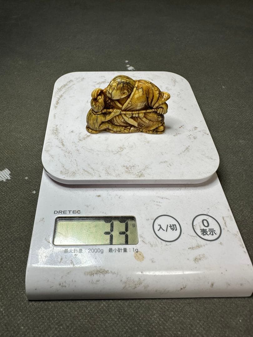 極上　根付　天然素材　アンティーク　和彫　置物　骨董　飾り物　古美術品細密細工