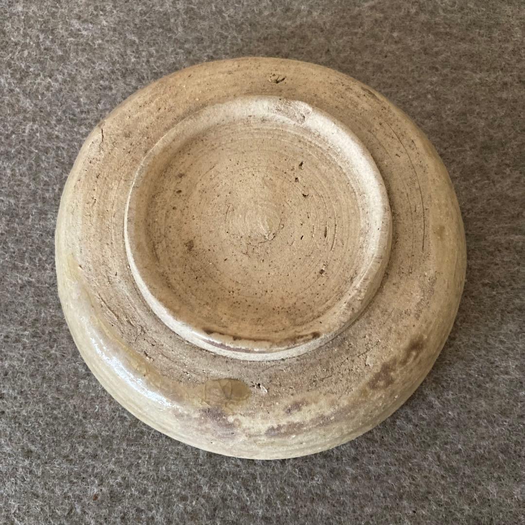 山茶碗　美濃　白瓷　灰釉　古窯　古陶　古美術　埋蔵文化財　発掘　出土　骨董　陶器