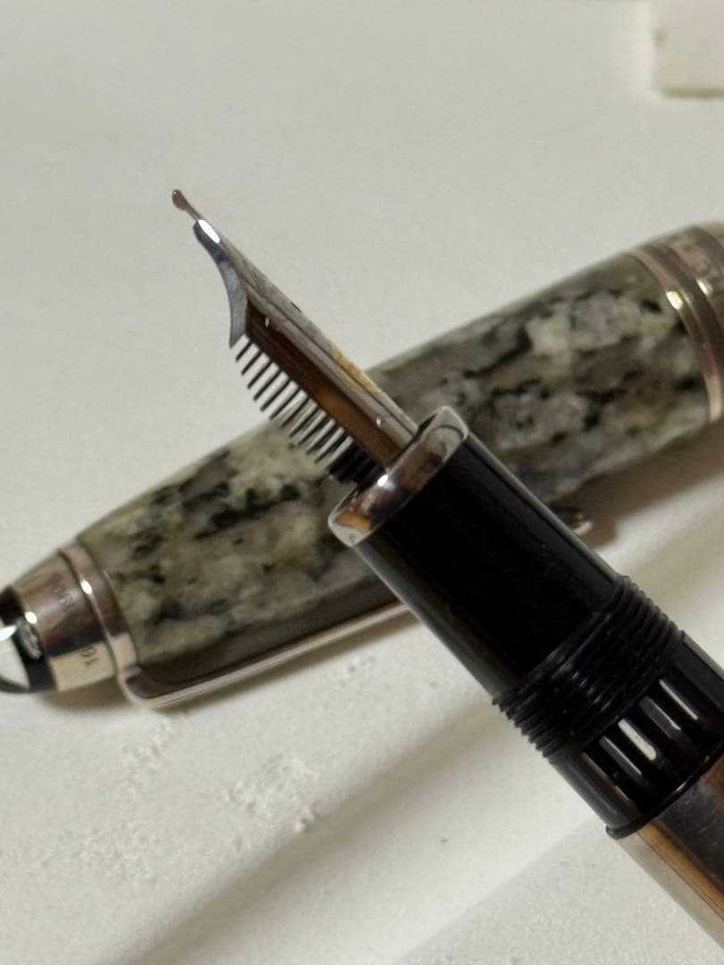 モンブラン 万年筆 100周年記念 マイスターシュテュック グラナイト中古品 F