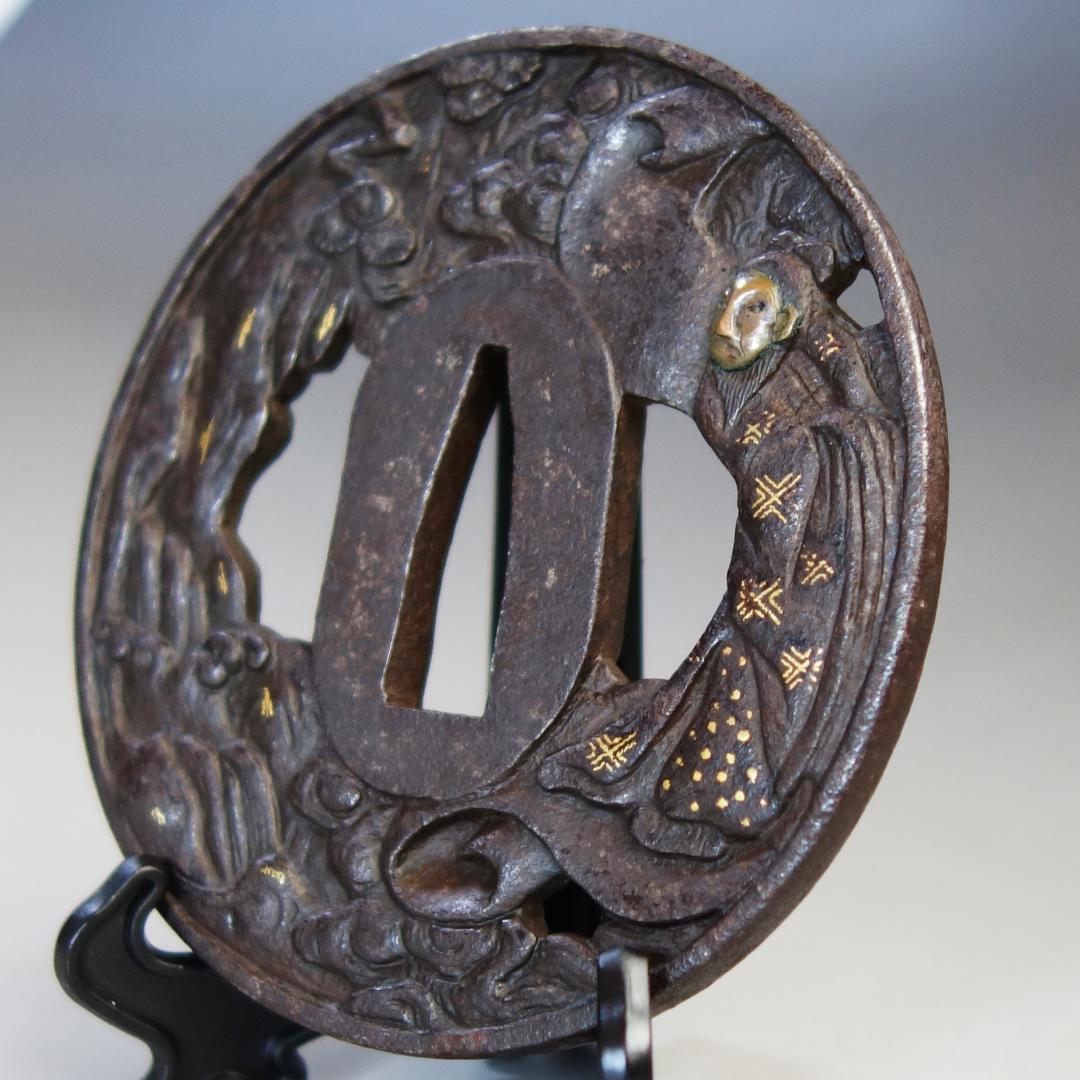 【岩窟賢人巻物図鍔 銅象嵌】 鍔 鐔 鉄地 刀装具 日本刀 武具 江戸 骨董