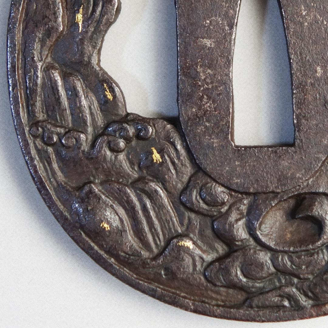 【岩窟賢人巻物図鍔 銅象嵌】 鍔 鐔 鉄地 刀装具 日本刀 武具 江戸 骨董