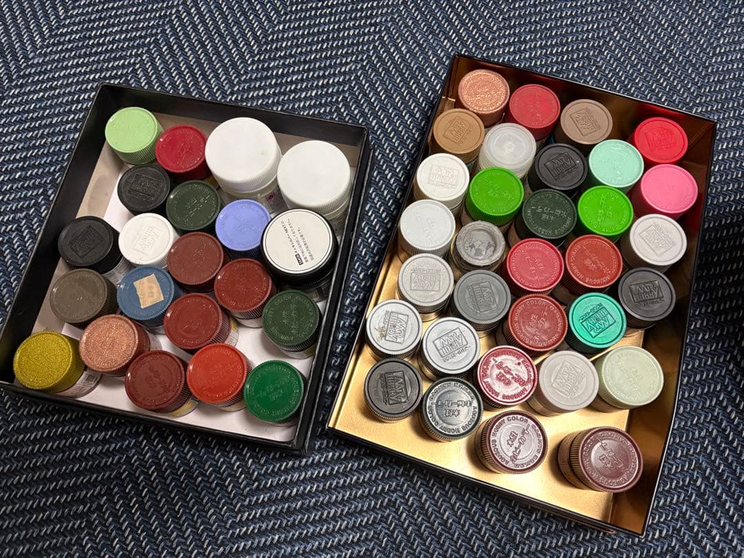 プラモデル　用具一式　塗料　スプレーなど