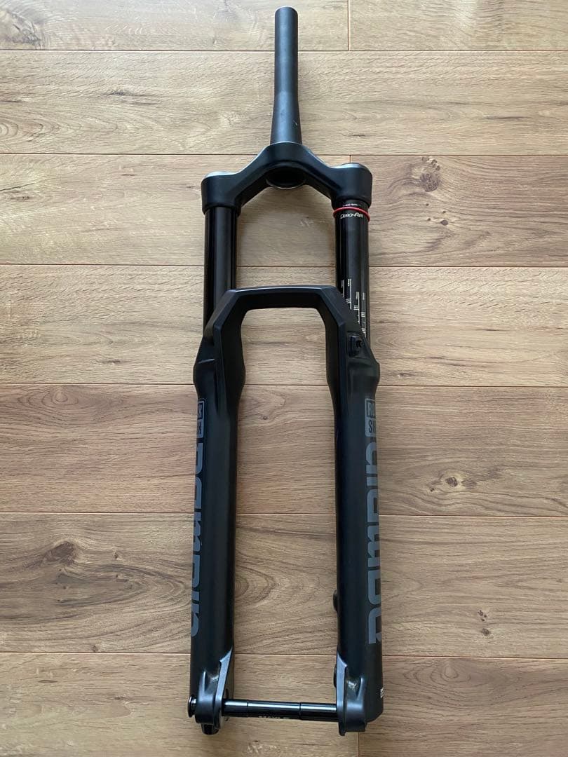 サスペンションフォーク・ロックショックスdomain R180mm