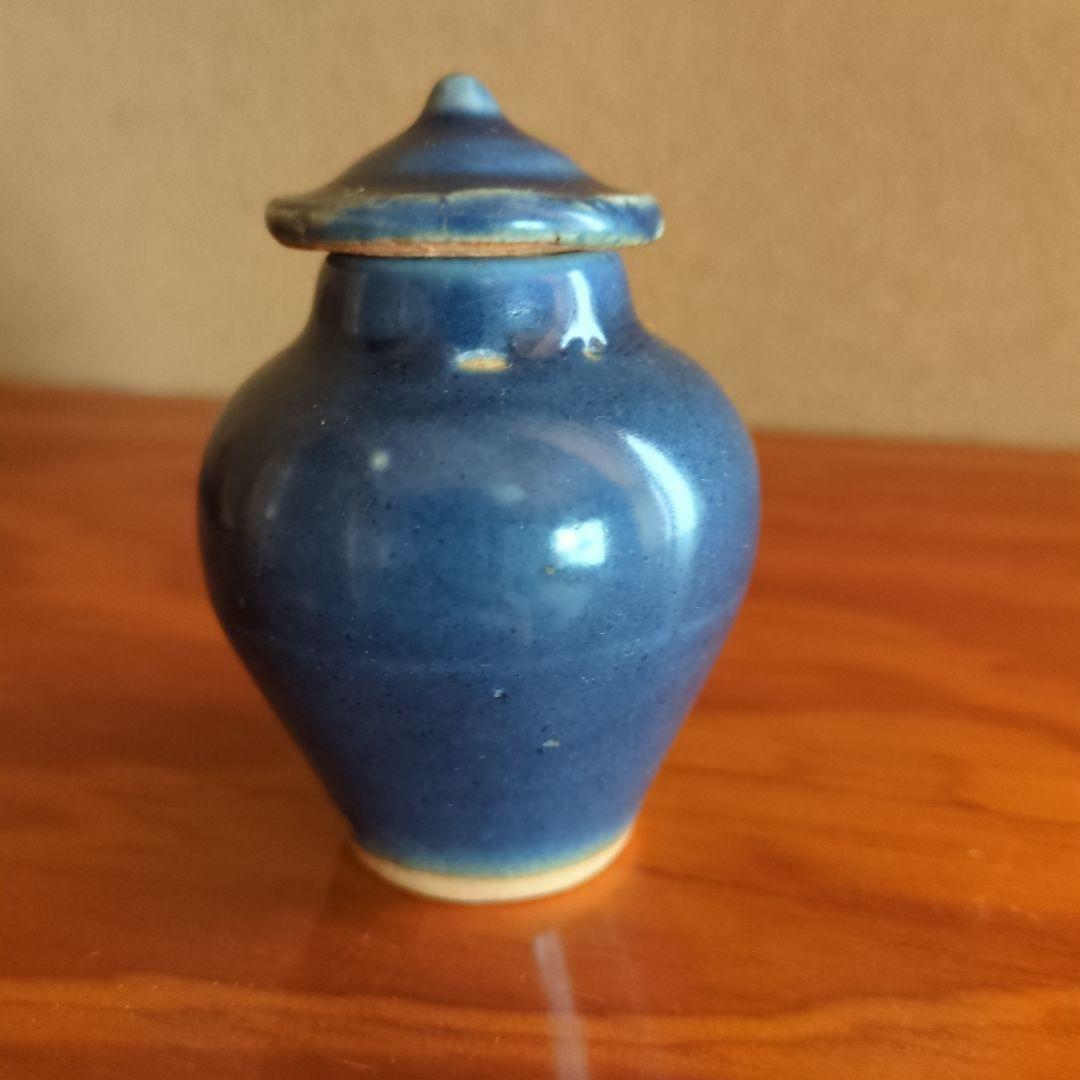 濃紺 陶器 壺 木箱付き　明代景徳鎮　瑠璃　蓋付壺　小壷　古美術品　約8cm