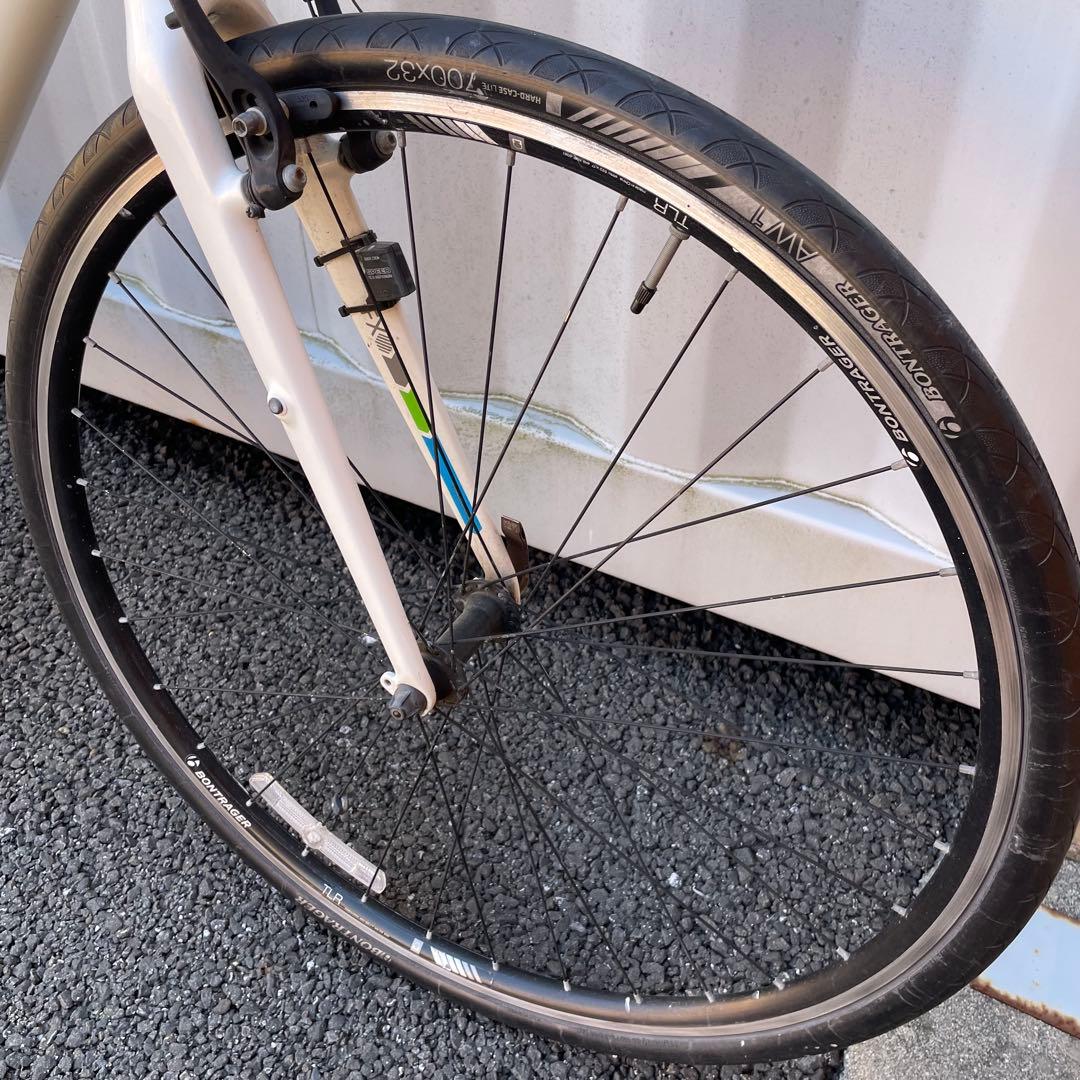 クロスバイク 7.4FX 身長175-186cm 定価8.3万円 ホワイト