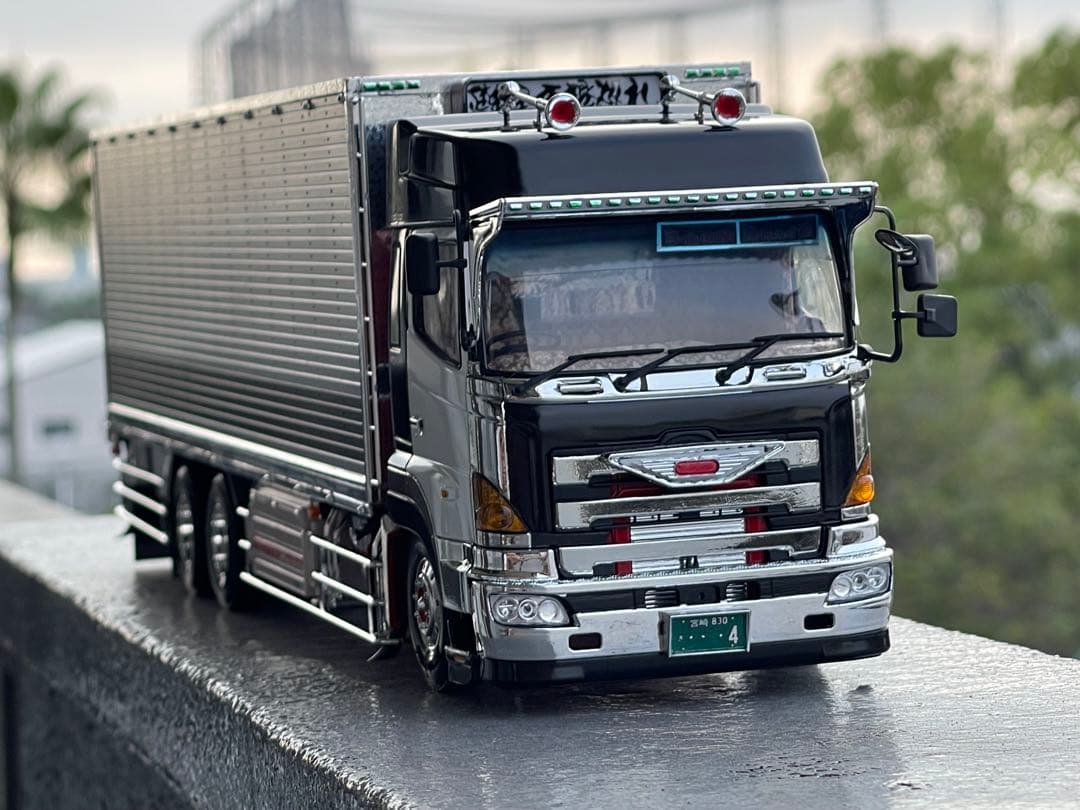 デコトラ‼️1/32★グラプロ★完成品