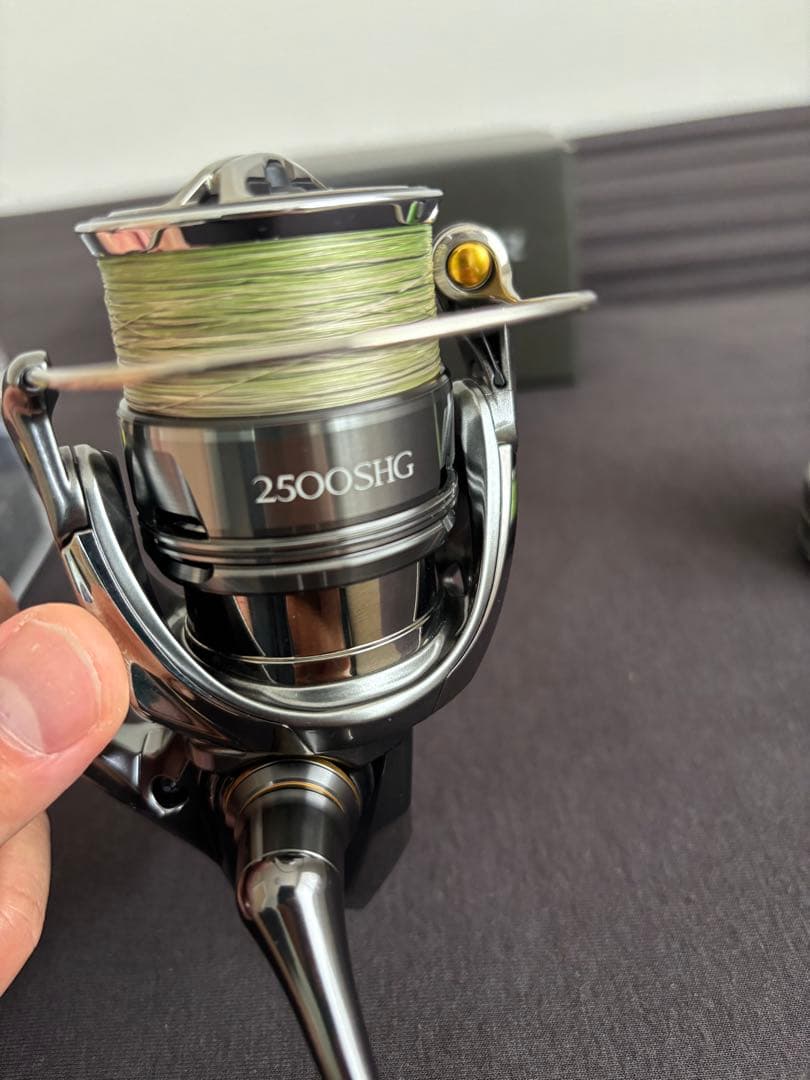 24ツインパワー 2500SHG 替えスプール.パワーハンドルノブ付