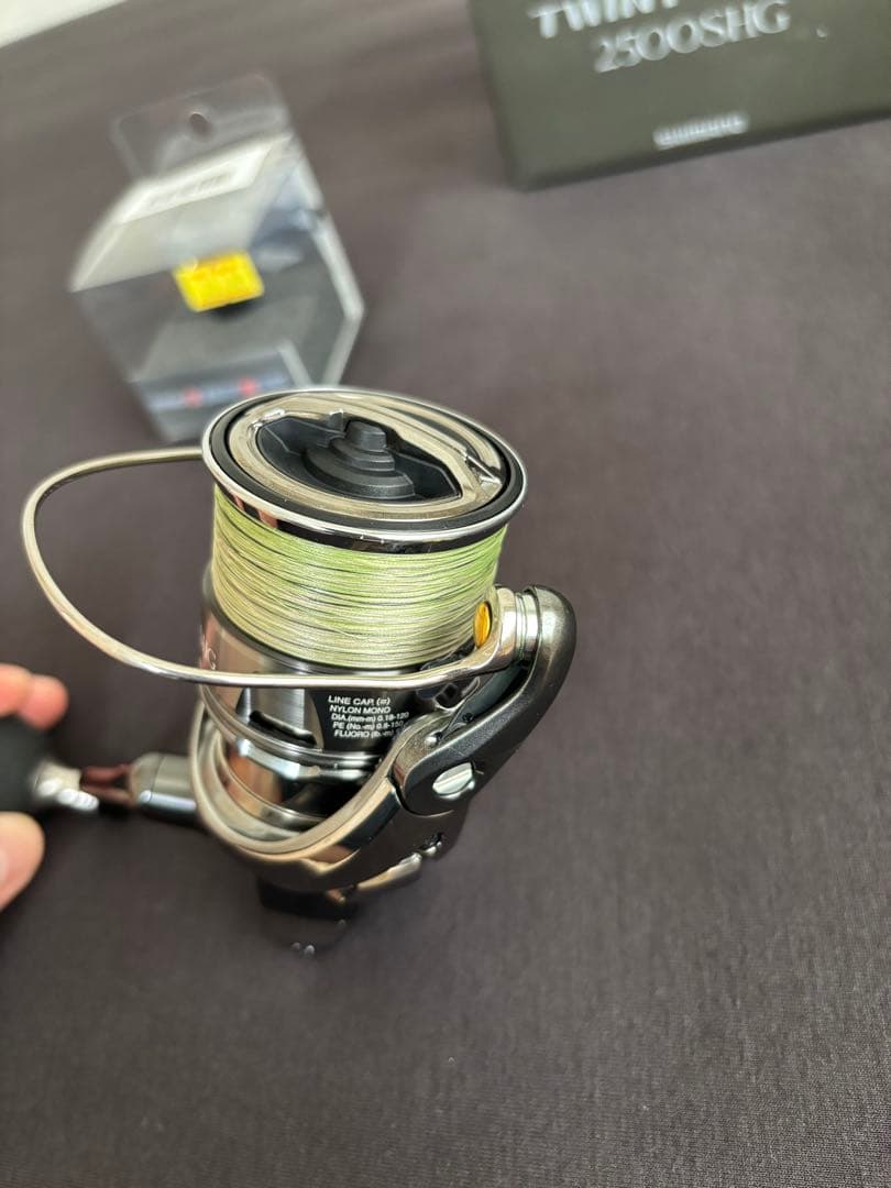 24ツインパワー 2500SHG 替えスプール.パワーハンドルノブ付