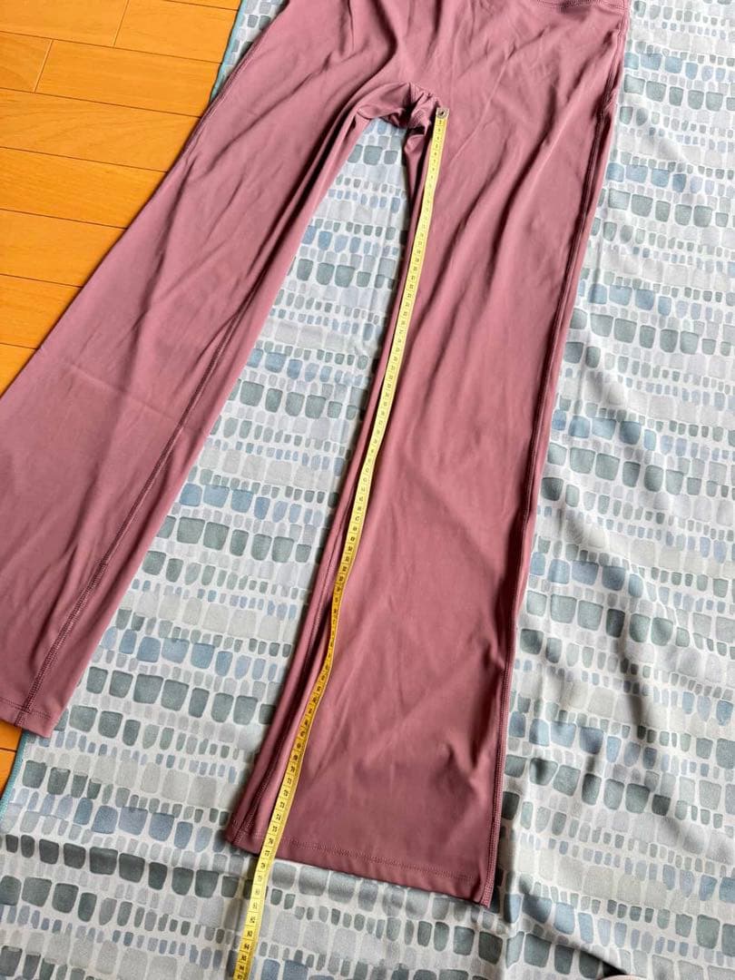 ルルレモン Align 脚が綺麗に見えるフレアレギンス サイズ8 新品タグ付き