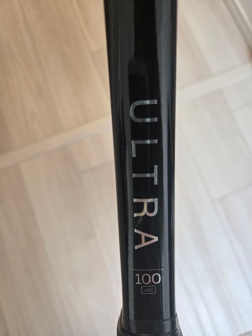 Wilson Ultra 100 v3 (硬式テニスラケット)