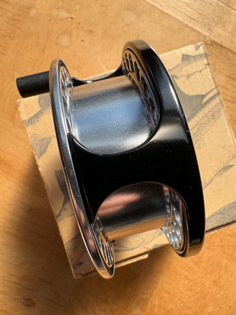 sage フライリール　ブラック メタル製 ケース　予備部品　箱付き