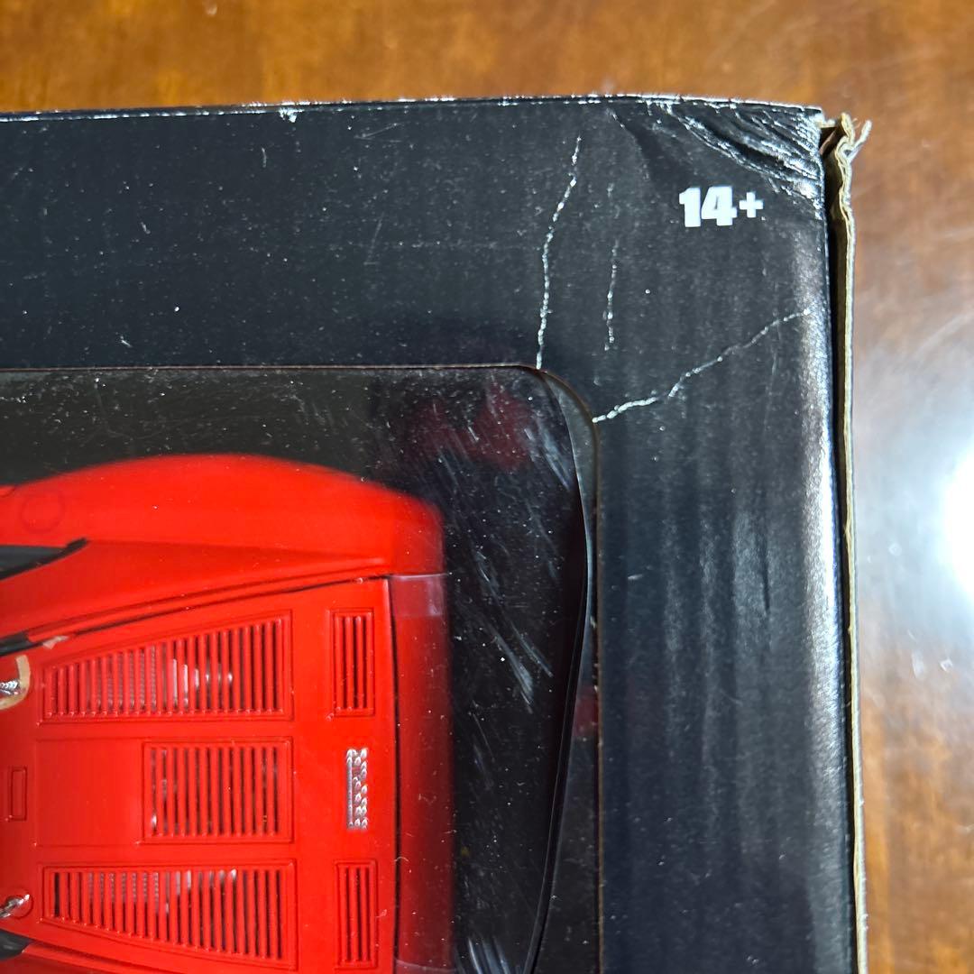 ホットウィール製1984年式フェラーリ288 GTO 1/18スケールミニカー