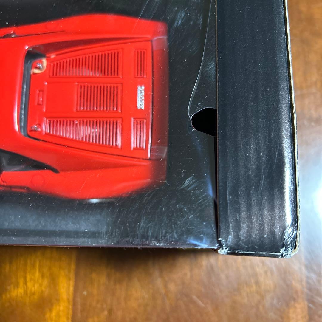 ホットウィール製1984年式フェラーリ288 GTO 1/18スケールミニカー