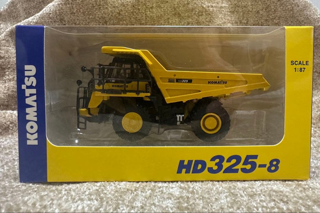 コマツ　ミニチュアフィギュア　1:87 3点まとめ売り　株主優待　非売品