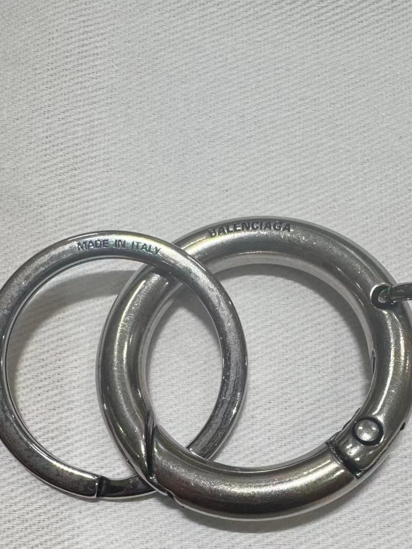 BALENCIAGA メタルロゴキーホルダー