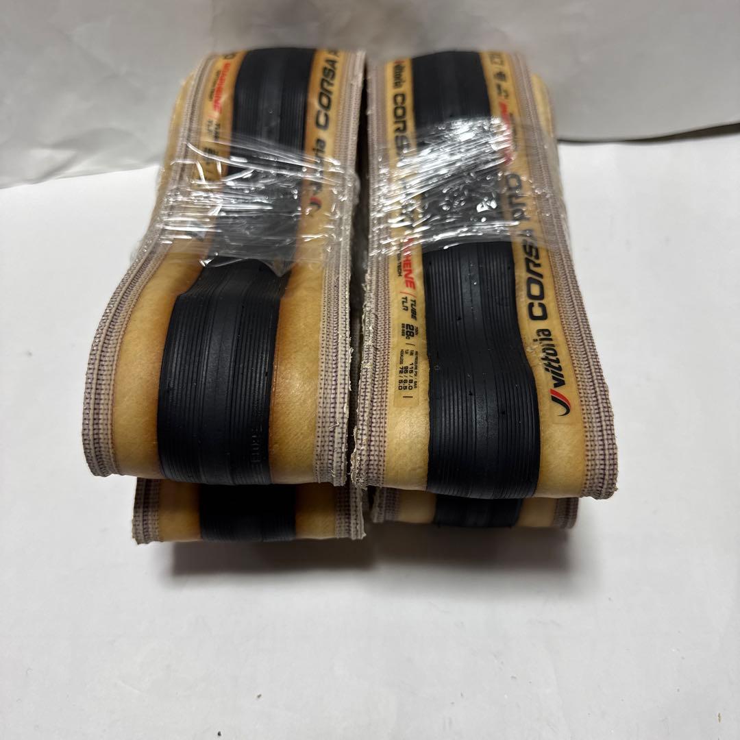 白*響様 Vittoria Corsa proチューブレスタイヤ 2本セット70