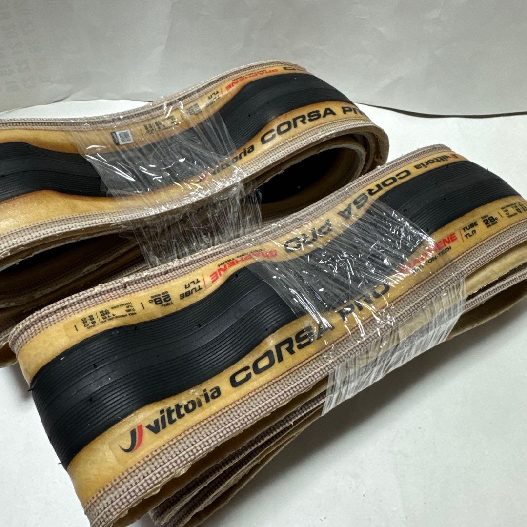 白*響様 Vittoria Corsa proチューブレスタイヤ 2本セット70