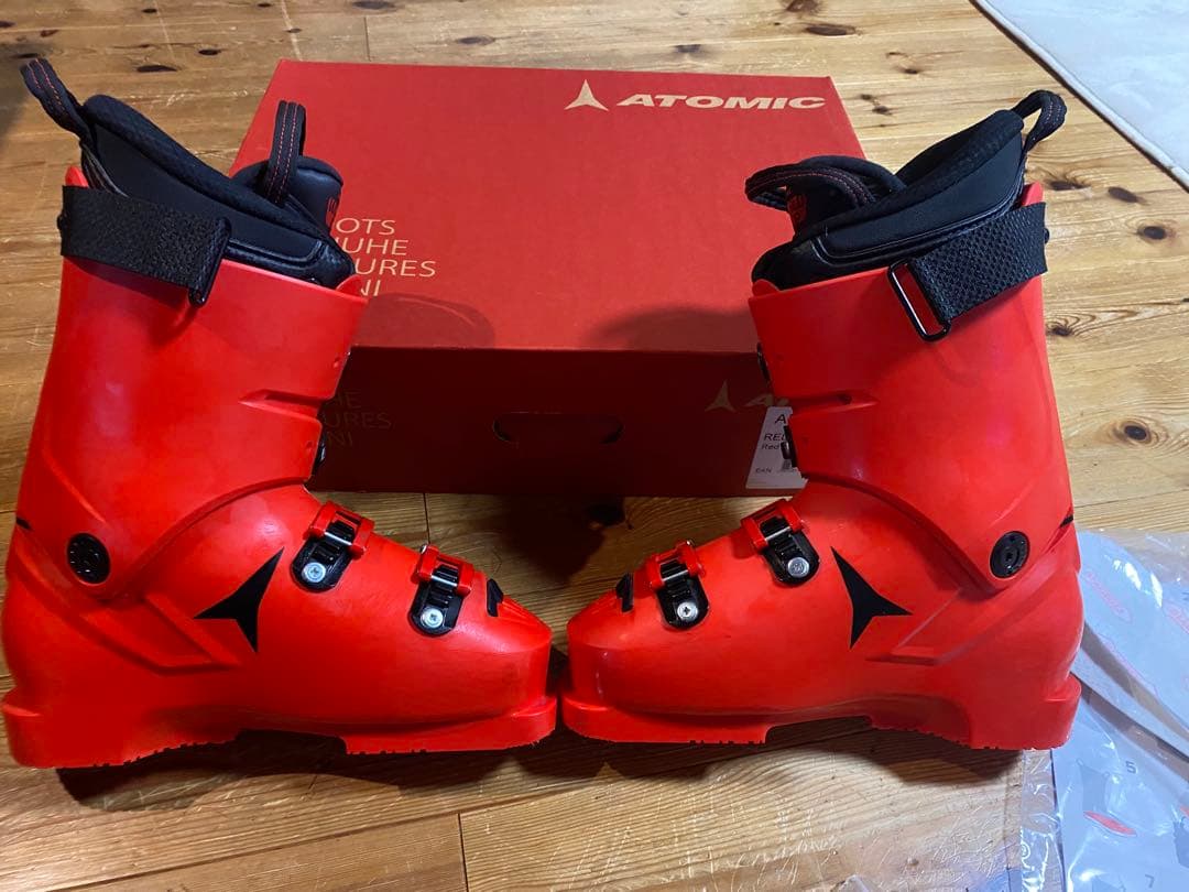 ATOMIC REDSTER 110 男性用スキーブーツ