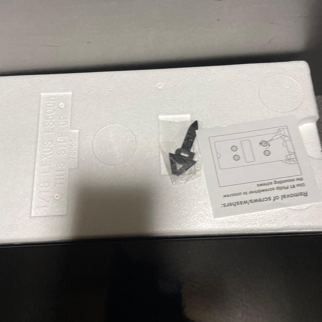 オートアート1/18 レクサスLS500h