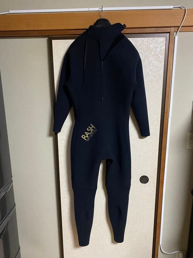 【最終値下】3ミリ　RASH黒ウエットスーツ　オーダー