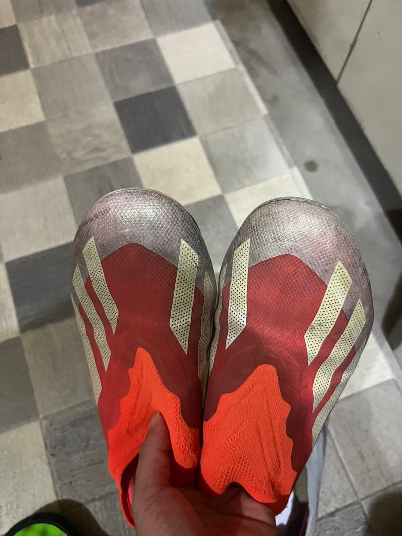 アディダスサッカースパイク3つ 袋 レガース シューズケース セット