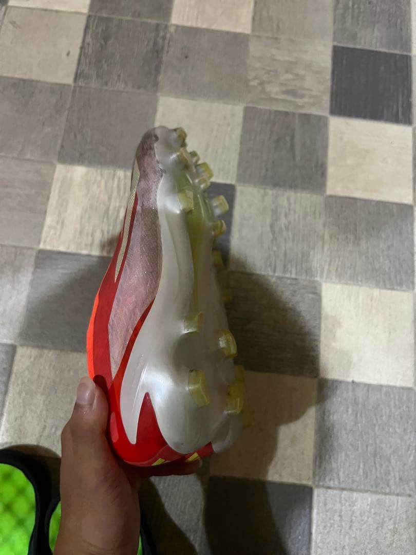 アディダスサッカースパイク3つ 袋 レガース シューズケース セット